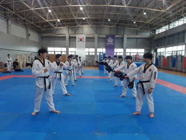 미트차기 준비.jpg